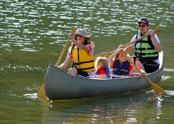 Beginner’s Tips For Canoeing Safely
