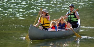Beginner’s Tips For Canoeing Safely