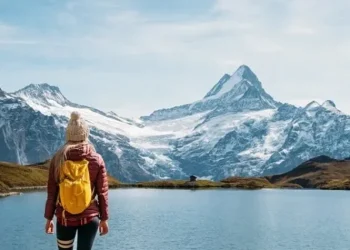 Essential Tour Tips: Navigating Travel with Grace and Confidence
